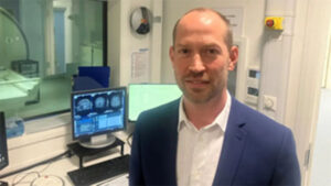 Dr Nils Muhlert